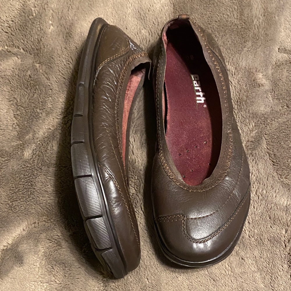 Earth Chocolate Leather Slip-Ons❤️